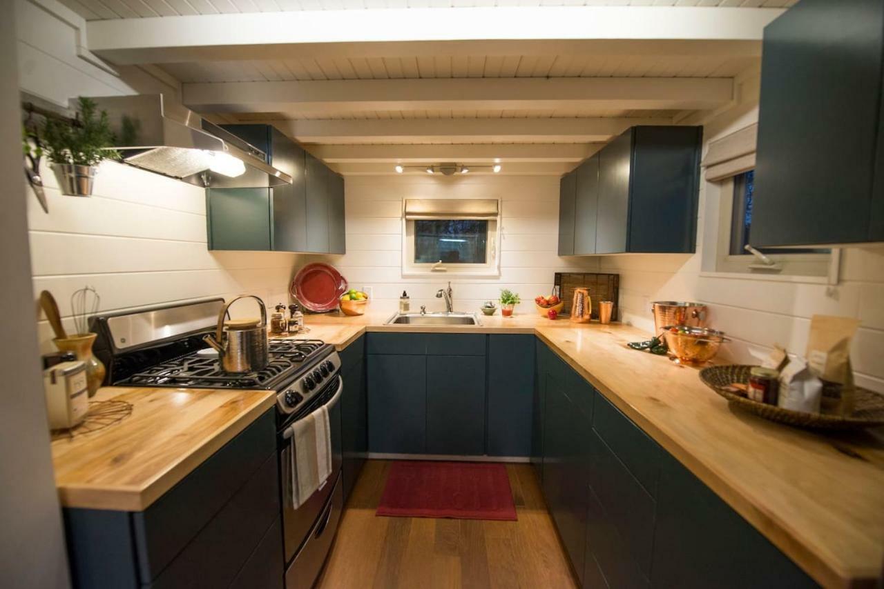 Montana Escape Elegant Tiny House In Waco Near Magnolia Villa Exterior foto